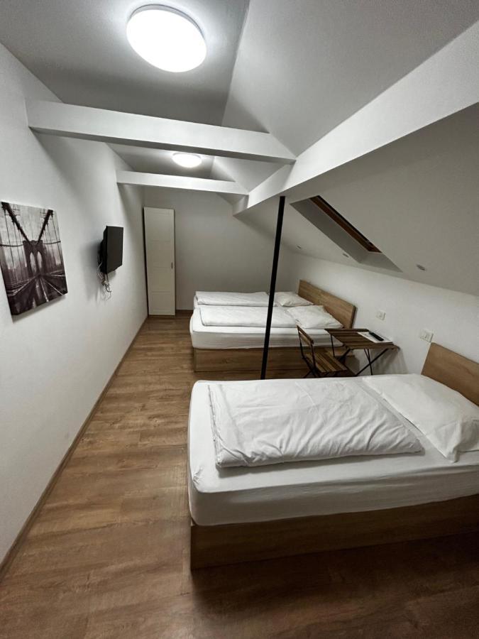 Sobe Zimmer Frei Pozega Exterior foto