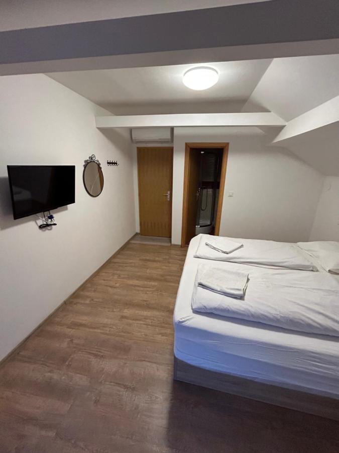 Sobe Zimmer Frei Pozega Exterior foto