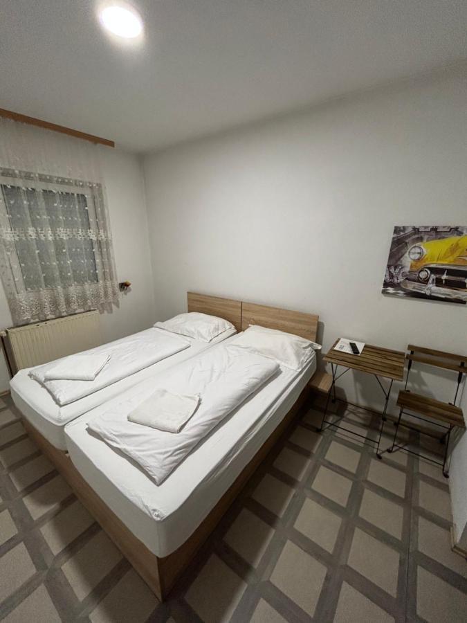 Sobe Zimmer Frei Pozega Exterior foto