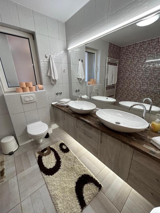 Sobe Zimmer Frei Pozega Exterior foto